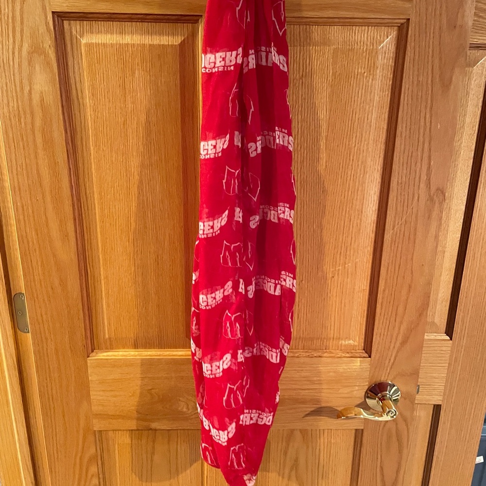 WI Badgers Infinity Scarf